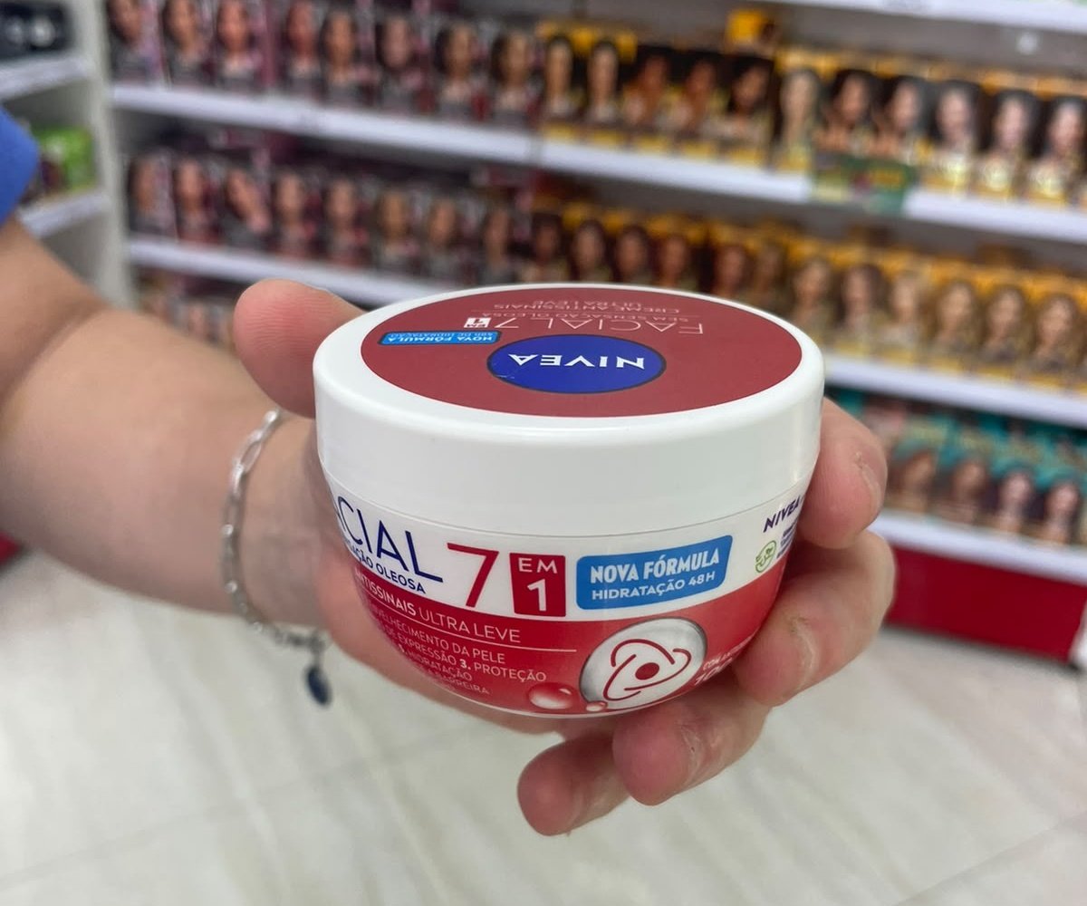 Hidratação diária da pele madura — Nivea Creme Facial Antissinais