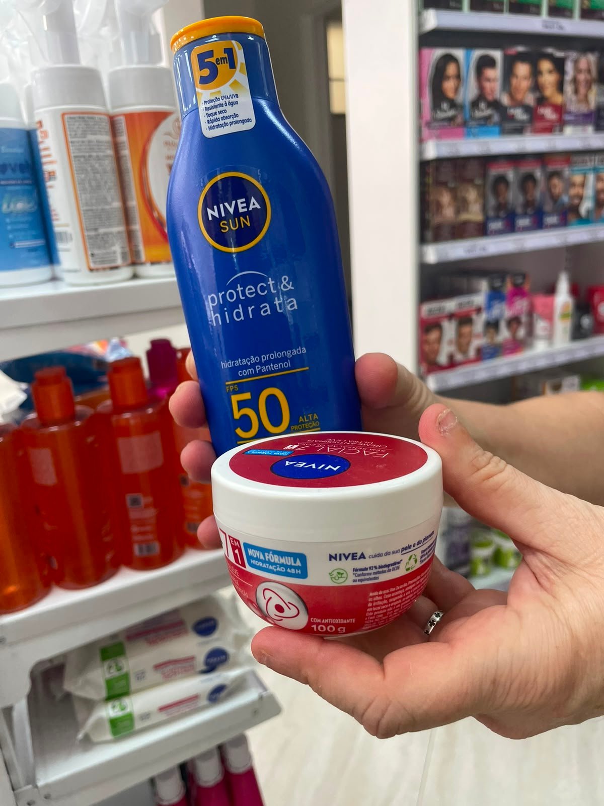 hidratação diária para pele madura — Creme Facial Antissinais e Nivea Sun FPS 50